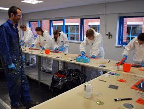 在权威的指导下获得实践经验 在权威的指导下获得实践经验